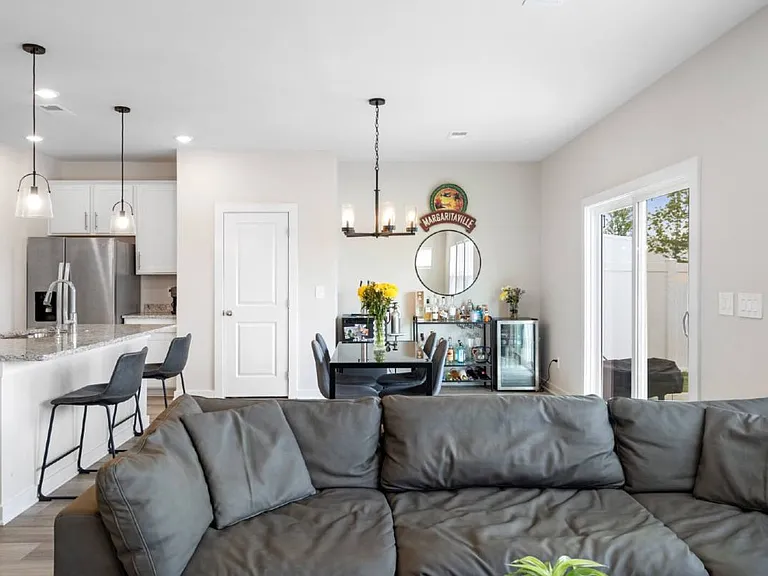 4260 Skyridge Dr — Photo 9