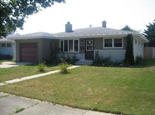 3208 S 11th St, Sheboygan City, WI 53081