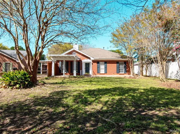 406 Fieldstone Ct, Montgomery, AL 36117