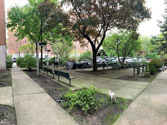 2nd image of 829 Greenwood Ave APT 6N