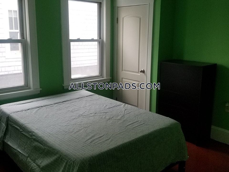 1536602884-bedroom-2[1]