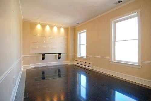 3rd image of 442 W Wellington Ave