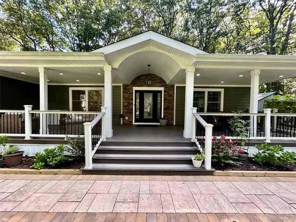 5 Cricket Hollow Road, Setauket, NY 11733
