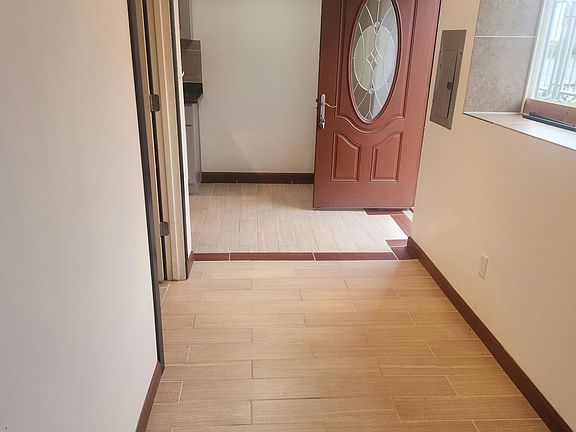 4th image of 2204 14th Ave S #2