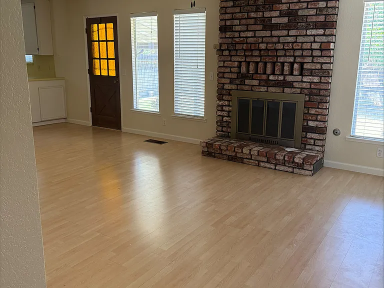203 S Wilma Ave — Photo 6