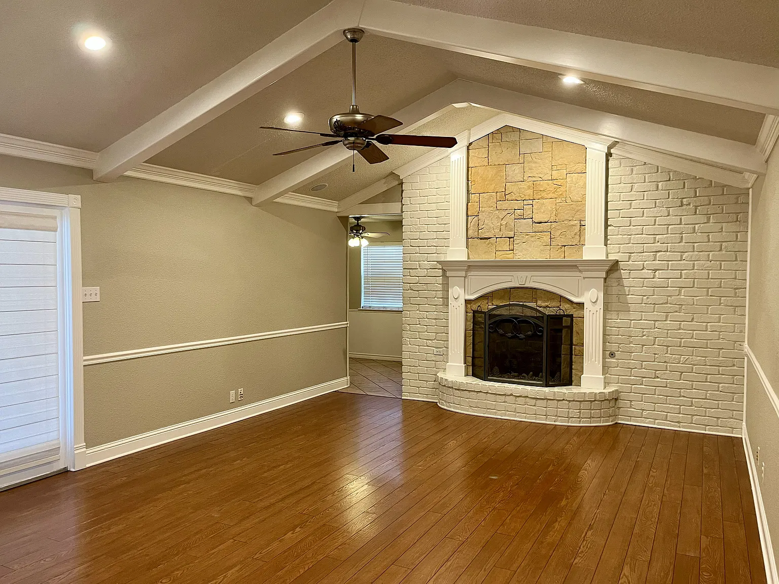 3 bed, 2.5 bath, 2000 sqft, $2,750 — Photo 4