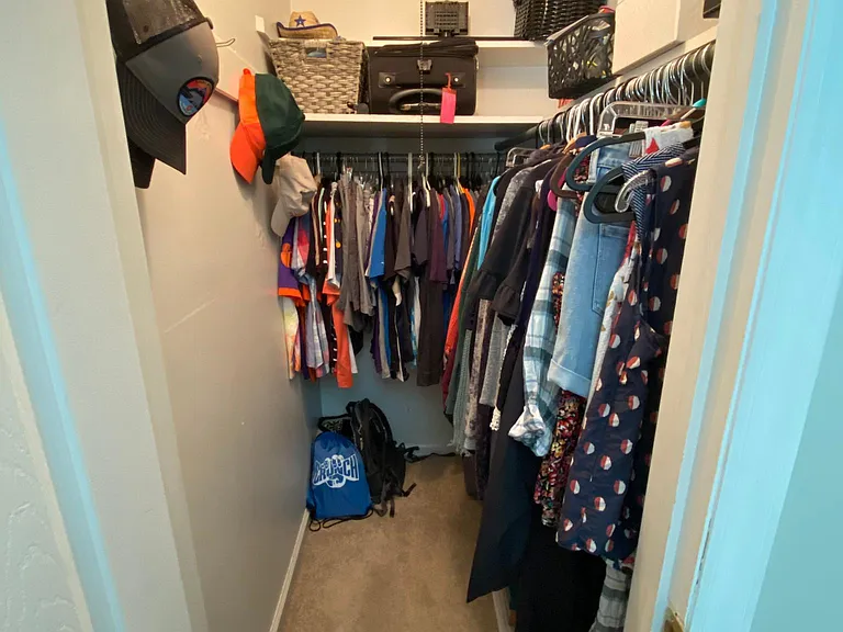 1830 Queens Way — Photo 14