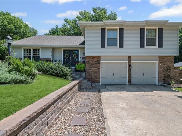 4318 Stonecrest Dr, Saint Joseph, MO 64506