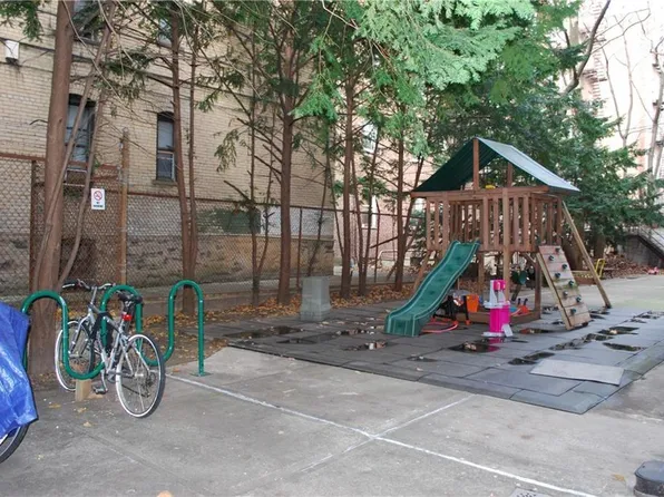 275 Webster Avenue image 18 of 20