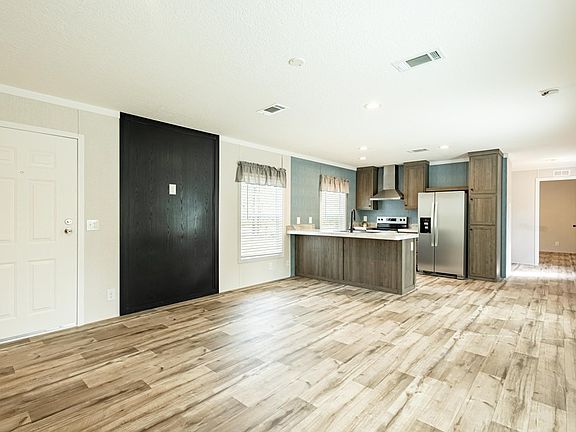 4th image of 529 Evergreen Rd