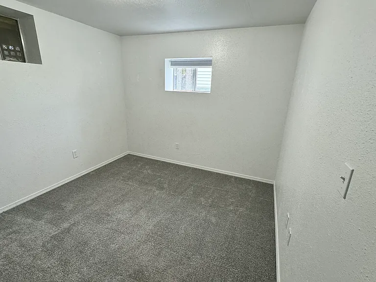 3013 W 2nd St — Photo 11