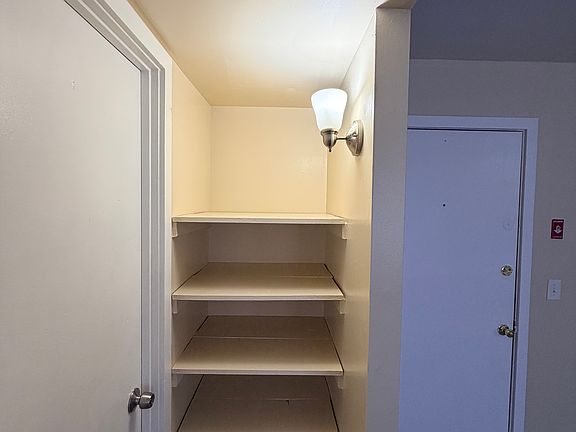 4th image of 143 Sheffield Ave #3B