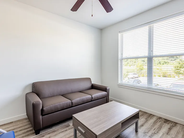 Hawks Landing Apartments — Photo 39