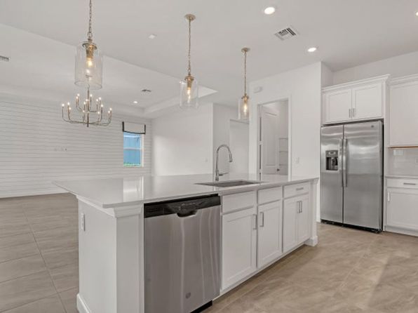 19427 Broad Shore Walk