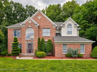 17 Ireland Brook Dr, North Brunswick, NJ