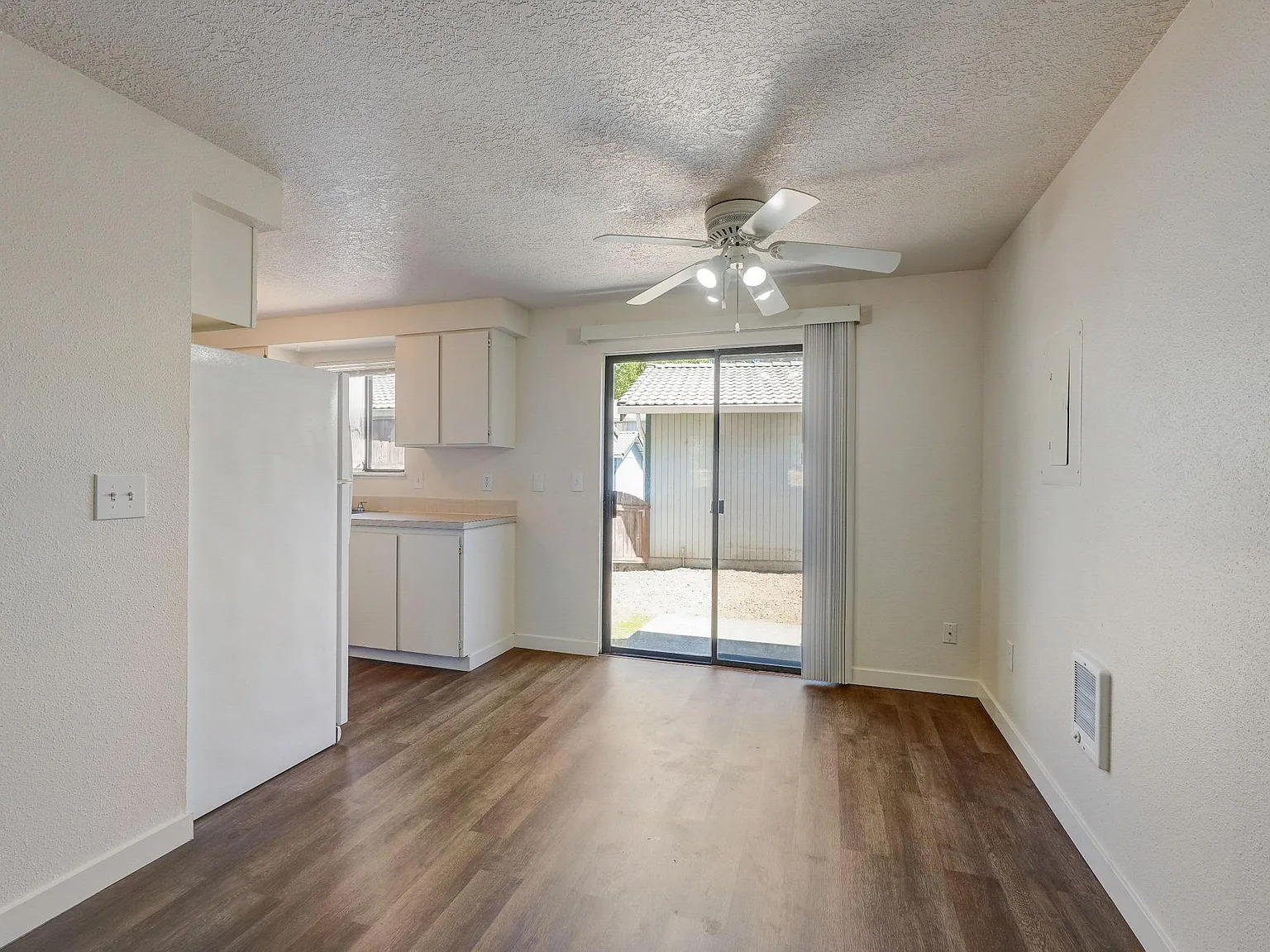Brookwood Firs Apartments — Photo 4