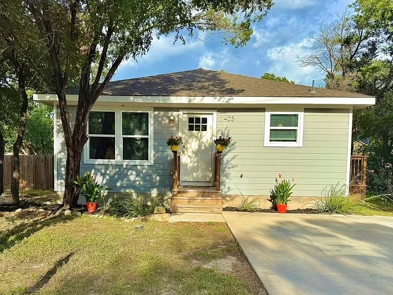 11403 Leander St — Photo 1