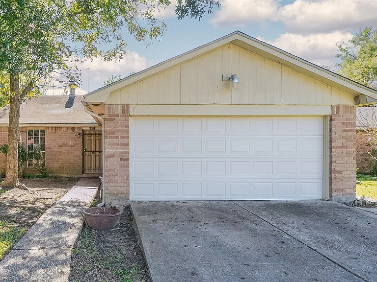 5411 Ingomar Way — Photo 1