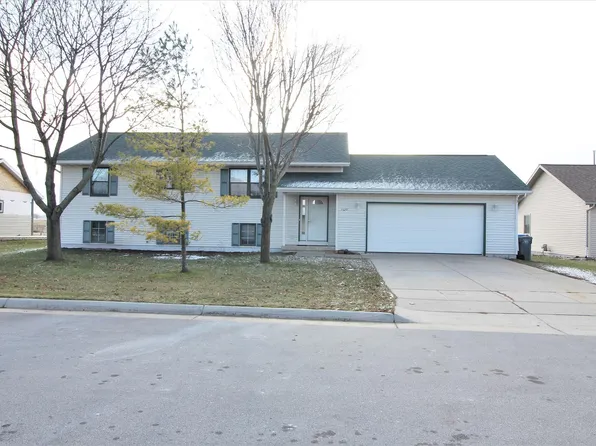 1629 Carlson Pl, Watertown, WI 53094