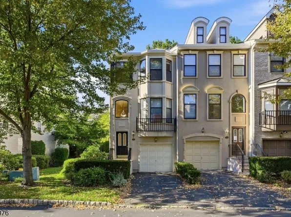 448 Hartford Dr, Nutley, NJ 07110