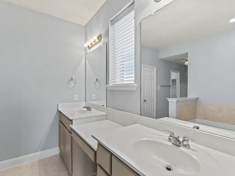 4424 Overbrook Dr — Photo 19