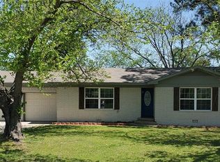 421 S Hitt St, Boyd, TX 76023