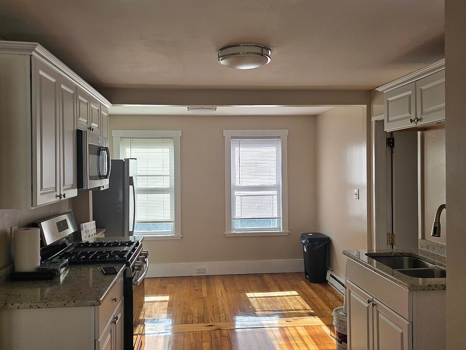 kitchen and eat-in area