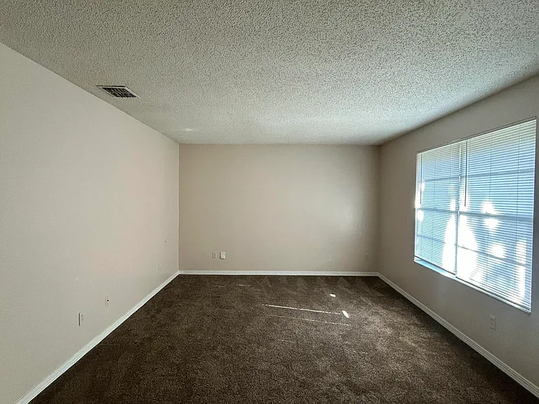 470 Crabapple Ct #D — Photo 7