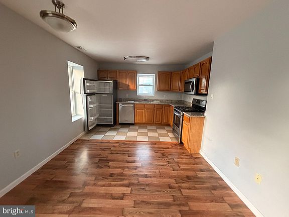 2nd image of 7 E Mill Rd APT D