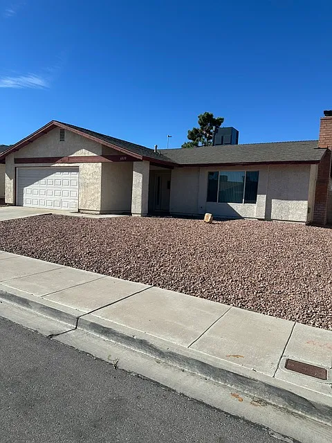 4 bed, 1622 sqft, $2,150 — Photo 2