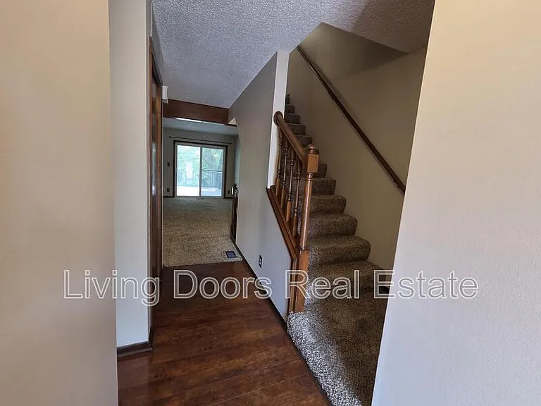 2335 Southwood Pl — Photo 6