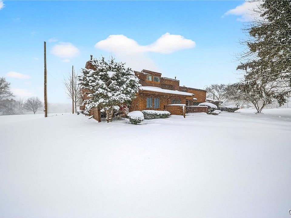 1st image of 637 Village Blvd N
