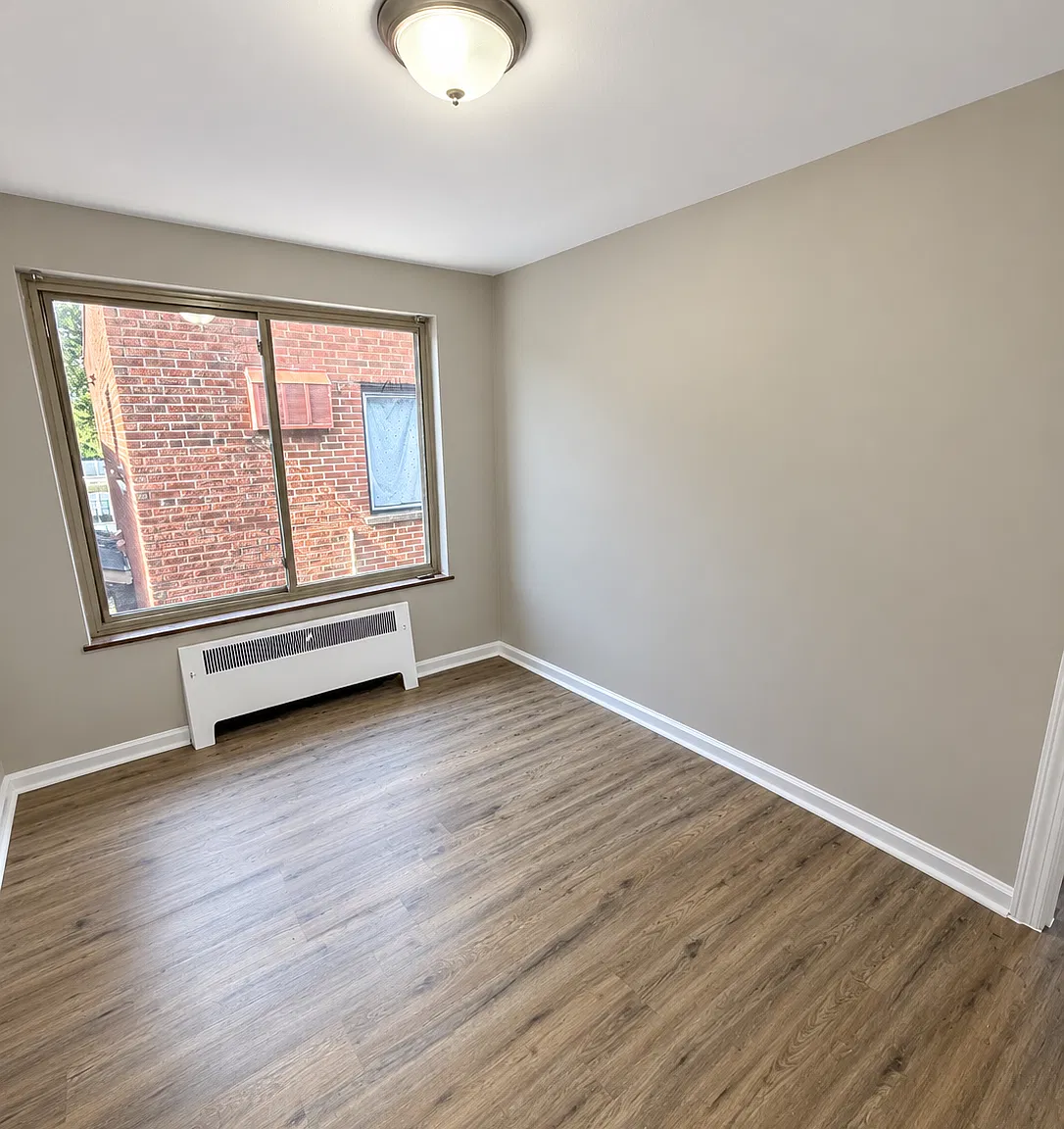 2076 Elm Avenue — Photo 3