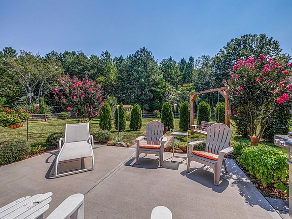 3rd image of 115 Knox Haven Ln