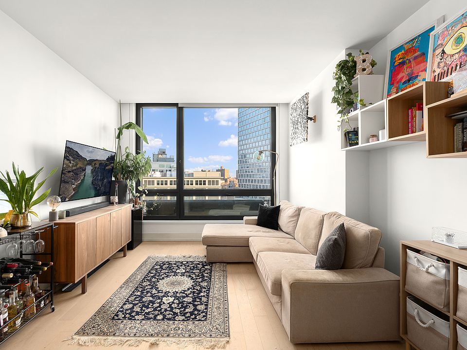1st image of 550 Vanderbilt Ave #804