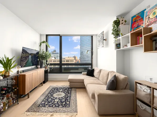 550 Vanderbilt Avenue image 1 of 5