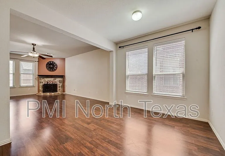 10516 Bolivar Dr — Photo 4