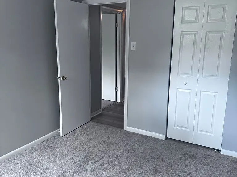 Valley Brook Apartments — Photo 8