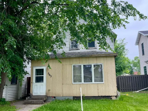 503 N 4th St, Grand Forks, ND 58203