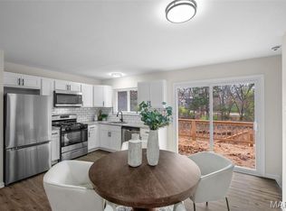 1320 Fenton Hills Rd, Fenton, MO 63026