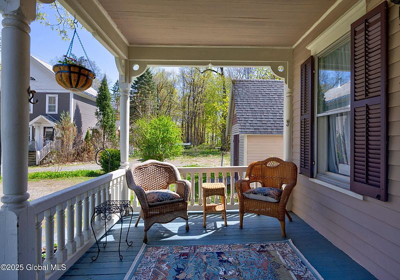 5th image of 18 Gilmore Avenue