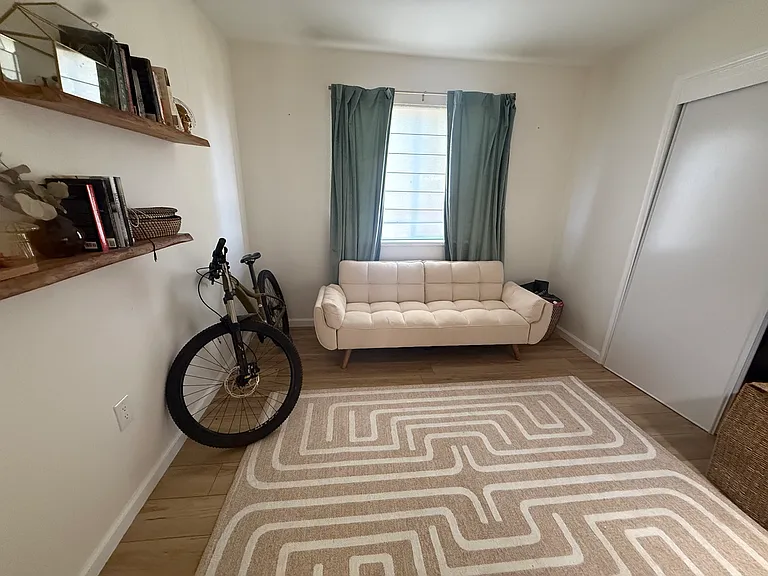 43045 Delaware St — Photo 11