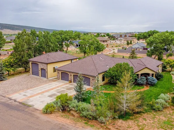 2112 S Chekshani Cliffs Ln, Kanarraville, UT 84742