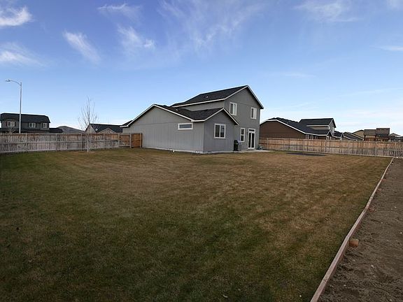 2nd image of 1637 Crab Apple Cir