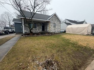 64 Heathcote Rd, Lindenhurst, NY