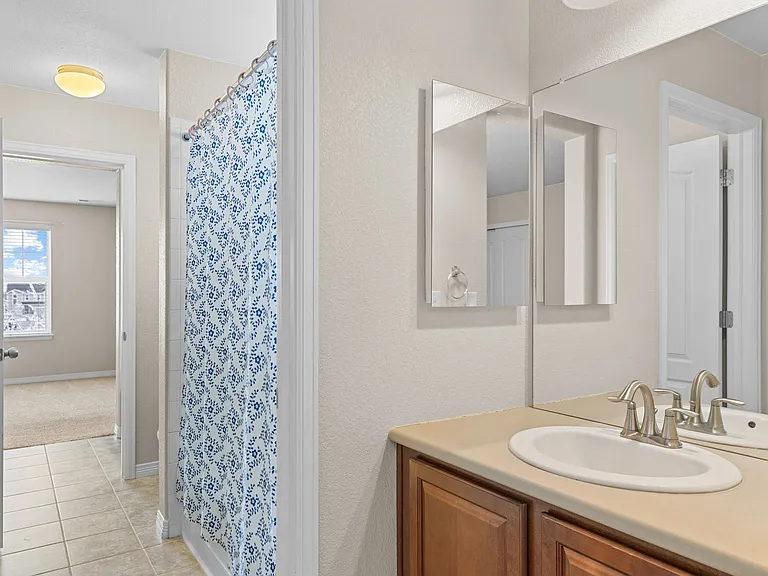 22898 E Saratoga Pl — Photo 40