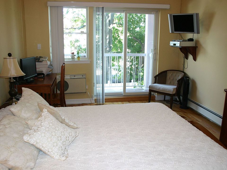 2nd image of 143 McDonald Ave APT 3C
