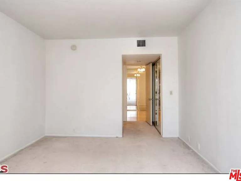 318 N Maple Dr #C106 — Photo 21