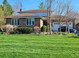 4151 Bluepoint Dr, Plympton Wyoming, ON