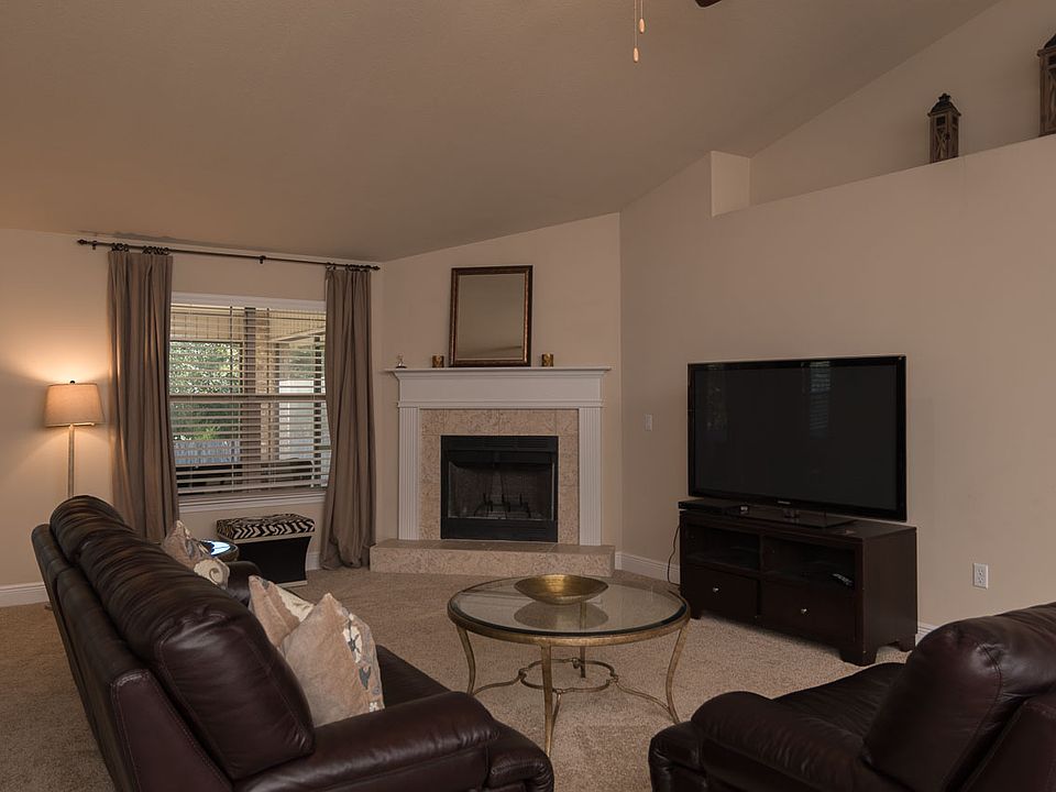 1st image of 5215 English Oak Dr